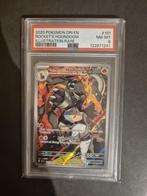Team Rocket's Houndoom 191 - PSA 8, Hobby en Vrije tijd, Verzamelkaartspellen | Pokémon, Ophalen of Verzenden, Zo goed als nieuw