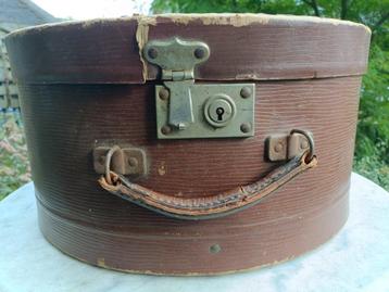 Vintage reiskoffer hoedendoos Ø45 x hoogte 22 cm (LA2) beschikbaar voor biedingen
