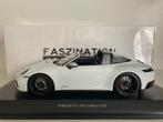 Porsche 911 (992) Targa 4 GTS 2021 wit 1:18 (nieuw), Hobby en Vrije tijd, Modelauto's | 1:18, Nieuw, MiniChamps, Auto, Verzenden