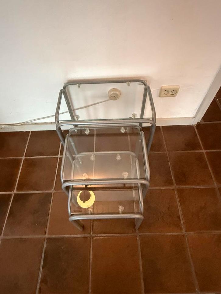 Set van 3 glazen tafeltjes – van groot naar klein, Huis en Inrichting, Tafels | Bijzettafels, Zo goed als nieuw, Vierkant, 45 tot 60 cm
