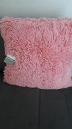 2 roze fluffy kussens van Leen Bakker, incl binnenkussens, Huis en Inrichting, Woonaccessoires | Kussens, Ophalen of Verzenden