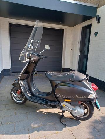 Zwarte Vespa S50 4T 2v Sport beschikbaar voor biedingen
