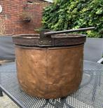 Grote koperen ketel met gietijzeren hengsel, Ophalen, Koper