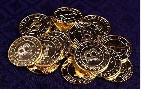 €22 - Bitcoin casino Poker BJ chips - 24K verguld [E 266], Hobby en Vrije tijd, Gezelschapsspellen | Kaartspellen, Nieuw, Een of twee spelers