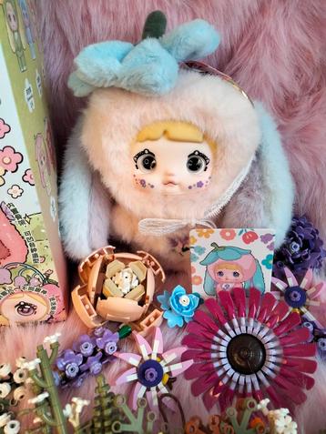 Nommi keychain plushie  beschikbaar voor biedingen