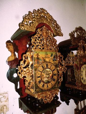 Antieke Friesestoelklok beschikbaar voor biedingen