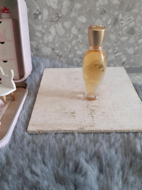parfumminiatuur fashion de leonard, Verzamelen, Parfumverzamelingen, Zo goed als nieuw, Miniatuur, Gevuld, Ophalen