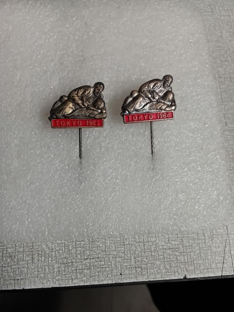Judo speldjes,Tokyo 1964, Verzamelen, Speldjes, Pins en Buttons, Ophalen of Verzenden, Gebruikt, Overige onderwerpen