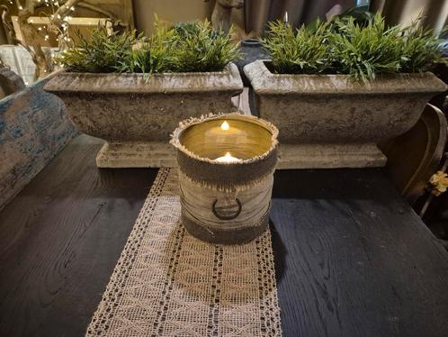 Set van 2 grote zware bloempotten Brynxz en kaldoekwindlicht, Huis en Inrichting, Woonaccessoires | Overige, Zo goed als nieuw