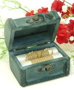 Mooi groen 'Oud look' houten hutkoffer trouwringen doosje., Ophalen of Verzenden, Nieuw, Versiering, Geboorte of Huwelijk