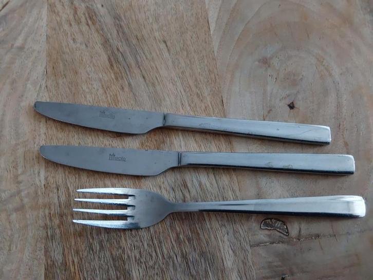 Sola bestek type Amstel. Losse verkoop. 1,50 per stuk, Huis en Inrichting, Keuken | Bestek, Zo goed als nieuw, Rvs of Chroom, Ophalen of Verzenden