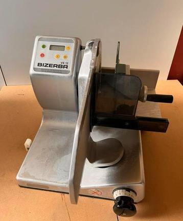 Snijmachine Bizerba Gebruikt beschikbaar voor biedingen