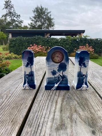 Delfts Blauw Klok en Vazen Set beschikbaar voor biedingen