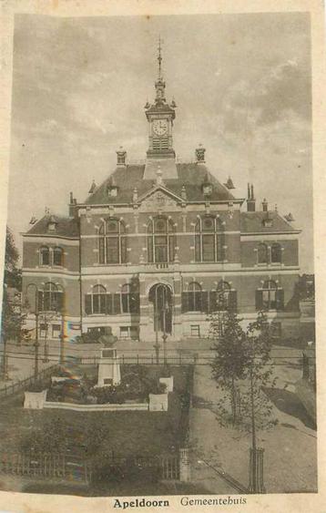 (300-456-057) Apeldoorn Gemeentehuis beschikbaar voor biedingen