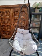 Hangstoel met kussens - Zo goed als nieuw!, Huis en Inrichting, Stoelen, Ophalen of Verzenden, Zo goed als nieuw, Riet of Rotan