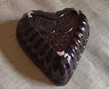 Vintage puddingvorm hart  beschikbaar voor biedingen