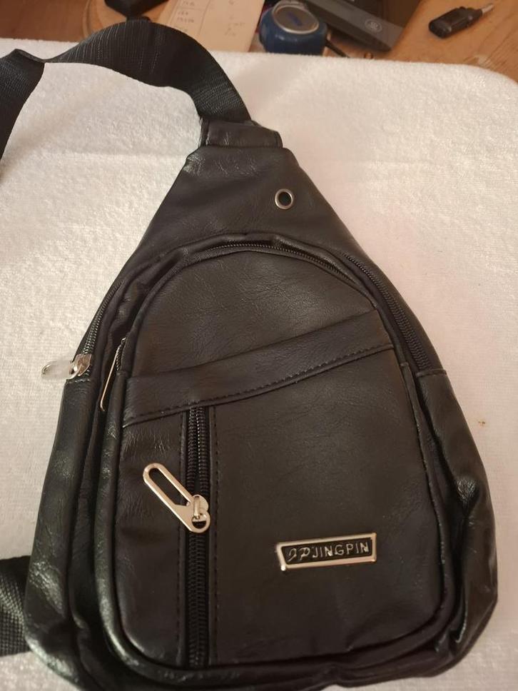 Nieuwe zwarte crossbody tas, schoudertas of sling bag., Sieraden, Tassen en Uiterlijk, Tassen | Rugtassen, Zo goed als nieuw, Overige merken