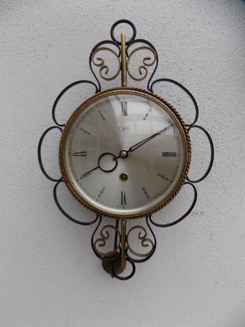 Vintage wandklok klok jaren 60 Orfac werkend beschikbaar voor biedingen
