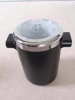 Twee wijn coolers, Ophalen