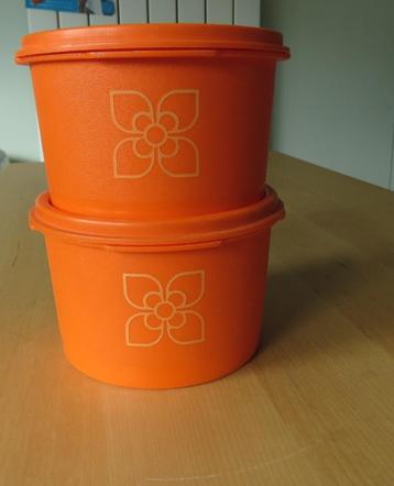 Tupperware 2 Voorraadbussen Oranje Retro / Vintage beschikbaar voor biedingen