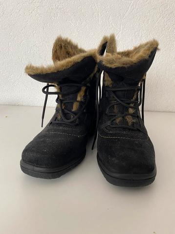 Winterlaarzen met bont. Merk Ara nieuw. Maat 5,5 kleur zwart beschikbaar voor biedingen