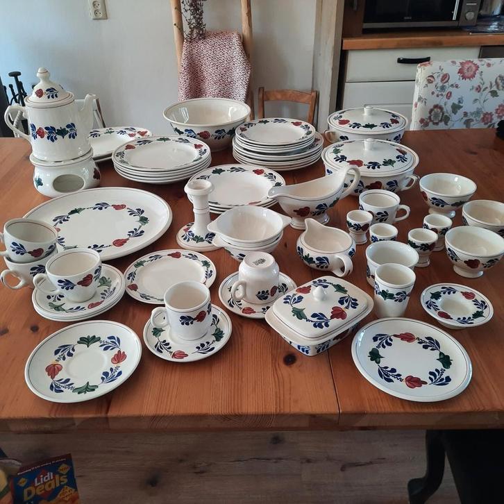 Compleet servies  Boerenbont. Merk:Boch, Antiek en Kunst, Antiek | Servies compleet, Ophalen of Verzenden