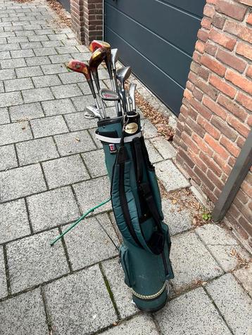 Vintage Golfclubs Set met Bennington Tas beschikbaar voor biedingen