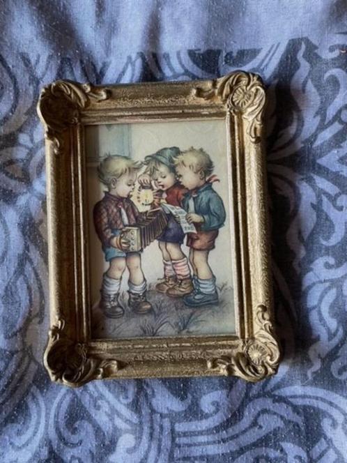 1 oude kleine hummel 3 kinderen jongens ongeveer 12 / 16 cm, Antiek en Kunst, Curiosa en Brocante, Ophalen of Verzenden