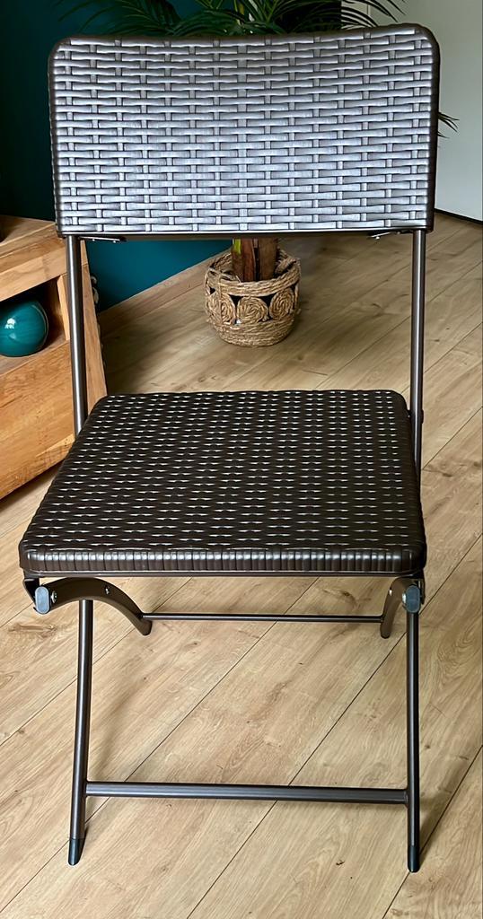 Zo goed als nieuwe stevige bruine klapstoel 1x op gezeten!, Huis en Inrichting, Stoelen, Zo goed als nieuw, Eén, Kunststof, Bruin