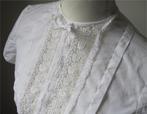 Antieke (klederdracht) blouse met kanten voorpand, Ophalen of Verzenden