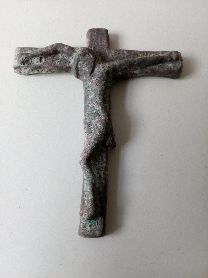 Keramiek kruis. Bruisglazuur. Atelier Terra., Verzamelen, Religie, Zo goed als nieuw, Christendom | Katholiek, Overige typen, Ophalen of Verzenden