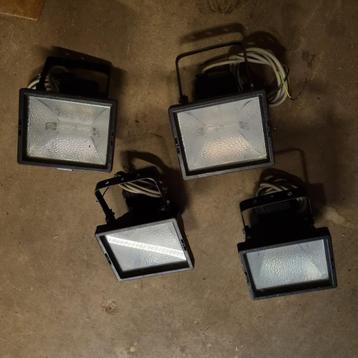 4x bouwlamp 500 watt met halogeen buislamp beschikbaar voor biedingen