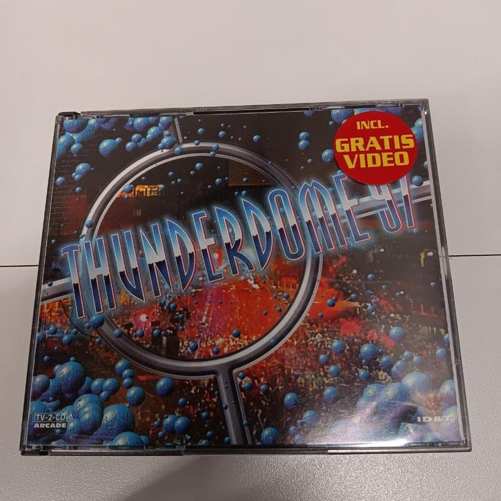 Thunderdome 97 compleet cd's en boekje, Cd's en Dvd's, Cd's | Dance en House, Zo goed als nieuw, Techno of Trance, Ophalen of Verzenden
