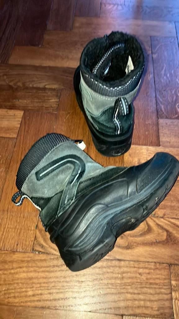 Snowboots maat 33 / 34, Kinderen en Baby's, Kinderkleding | Schoenen en Sokken, Gebruikt, Laarzen, Jongen of Meisje, Ophalen of Verzenden