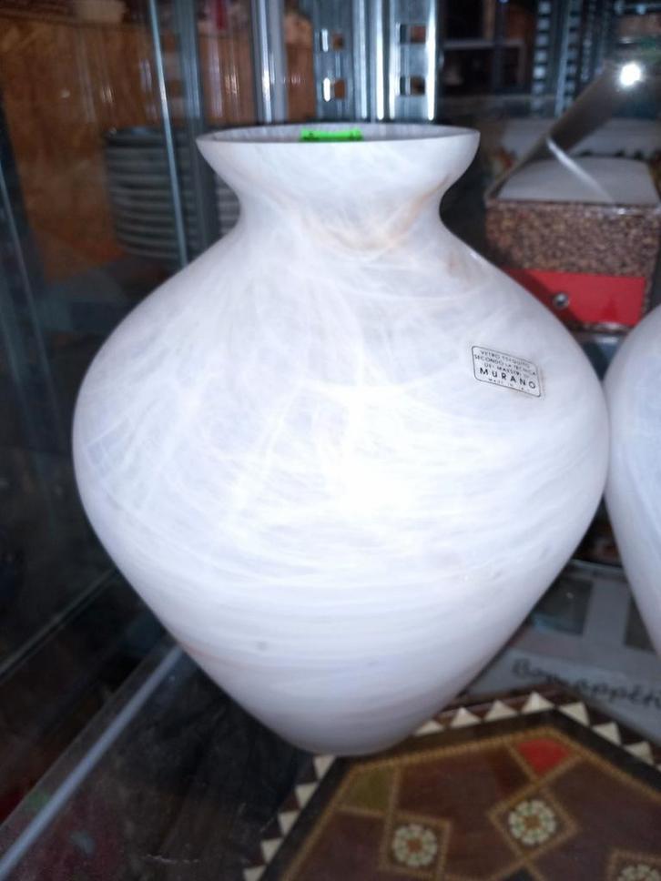 Witte Murano Vazen 2 stuks, Huis en Inrichting, Woonaccessoires | Vazen, Zo goed als nieuw, Wit, Minder dan 50 cm, Glas, Ophalen