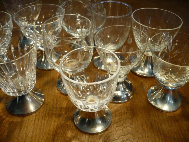 Prachtige kristallen glazen met zilveren voet, 11 stuks., Antiek en Kunst, Antiek | Goud en Zilver, Zilver, Verzenden