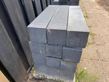 Nieuw Cellence betonstenen 12x12x60 cm - 25 stuks nieuw beschikbaar voor biedingen