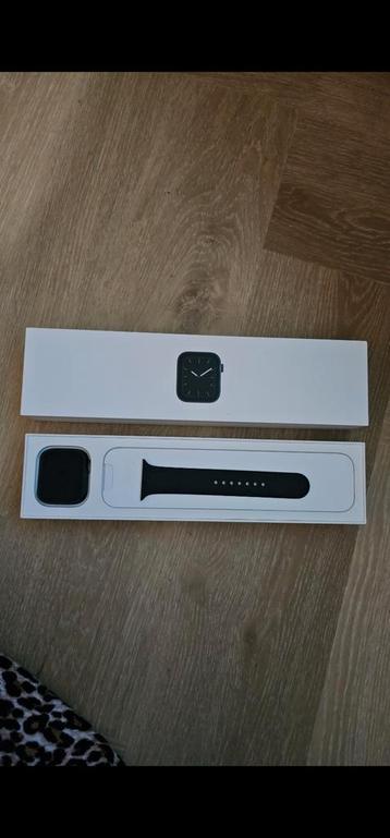 Apple watch s5 gray 44mm beschikbaar voor biedingen