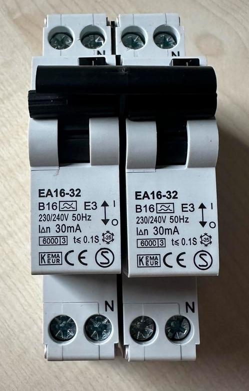 Diverse meterkastonderdelen, Hobby en Vrije tijd, Elektronica-componenten, Gebruikt, Ophalen of Verzenden