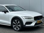 Volvo V60 Cross Country 2.0 B5 AWD Pro, Auto's, Volvo, 4 cilinders, 1969 cc, Wit, Lease