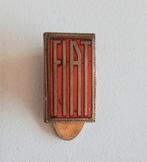 Knoopspeld, orgineel, FIAT, emaille., Verzamelen, Speldjes, Pins en Buttons, Verzenden, Gebruikt, Transport