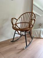 Rohé Noordwolde vintage rotan (kinder) schommelstoel, Huis en Inrichting, Stoelen, Ophalen, Gebruikt, Eén