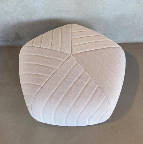 Muuto Five Pouf, Huis en Inrichting, Banken | Voetenbanken en Poefen, Nieuw, 75 tot 100 cm, 75 tot 100 cm, Overige vormen, Stof
