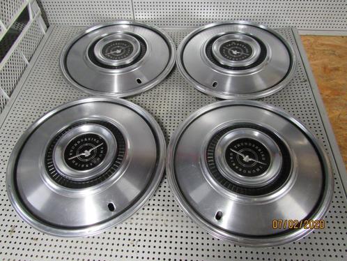 Set Wieldoppen Hubcap Ford Thunderbird '72-'76 T-Bird RVS 15, Auto diversen, Wieldoppen, Gebruikt, Ophalen of Verzenden