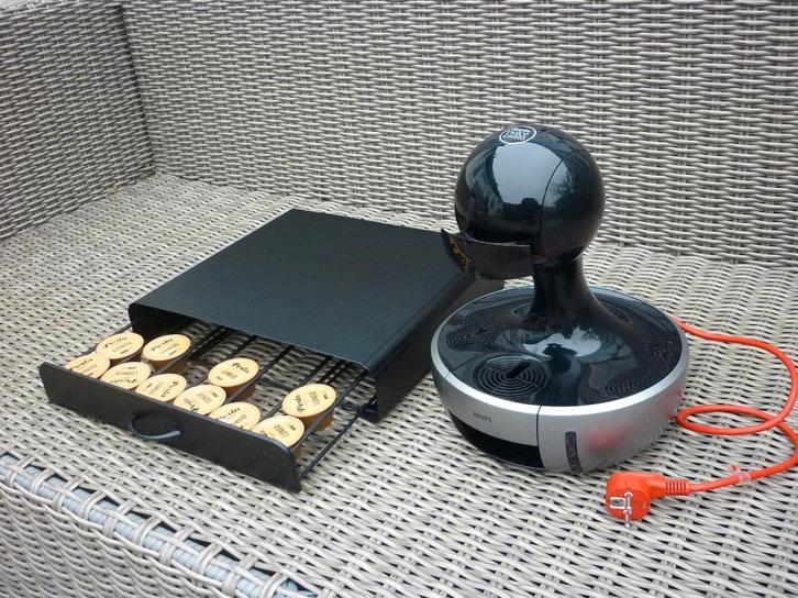 Krups Nescafé Dolce Gusto Drop KP350 Koffiezetapparaat, Witgoed en Apparatuur, Koffiezetapparaten, Gebruikt, Koffiepads en cups