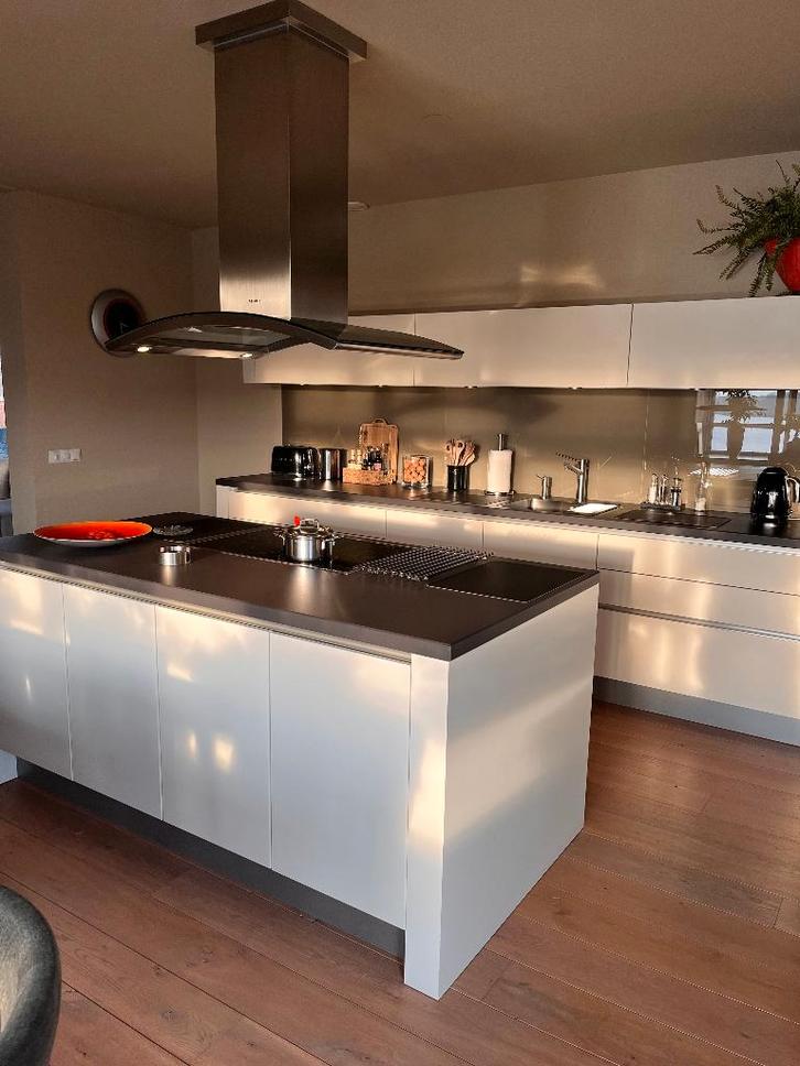 Luxe keuken met kookeiland & composiet blad, Huis en Inrichting, Keuken | Complete keukens, Gebruikt, Overige typen, Wit, Composiet