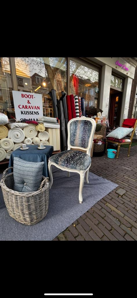 Mooie stoel bekleed met Designers Guild, Huis en Inrichting, Stoelen, Zo goed als nieuw, Eén, Hout, Stof, Overige materialen, Overige kleuren
