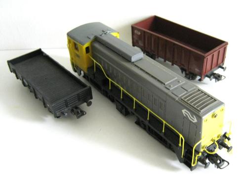 Roco Ho loc serie 2200 van de NS met twee wagons, Hobby en Vrije tijd, Modeltreinen | H0, Zo goed als nieuw, Treinset, Gelijkstroom