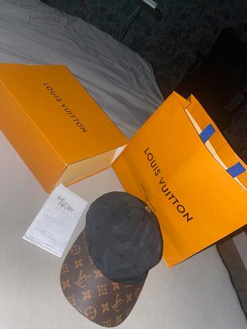 Louis Vuitton Pet - Nieuwstaat beschikbaar voor biedingen