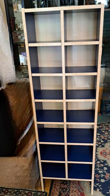 3x  blauw met grenen vakken kast  beschikbaar voor biedingen